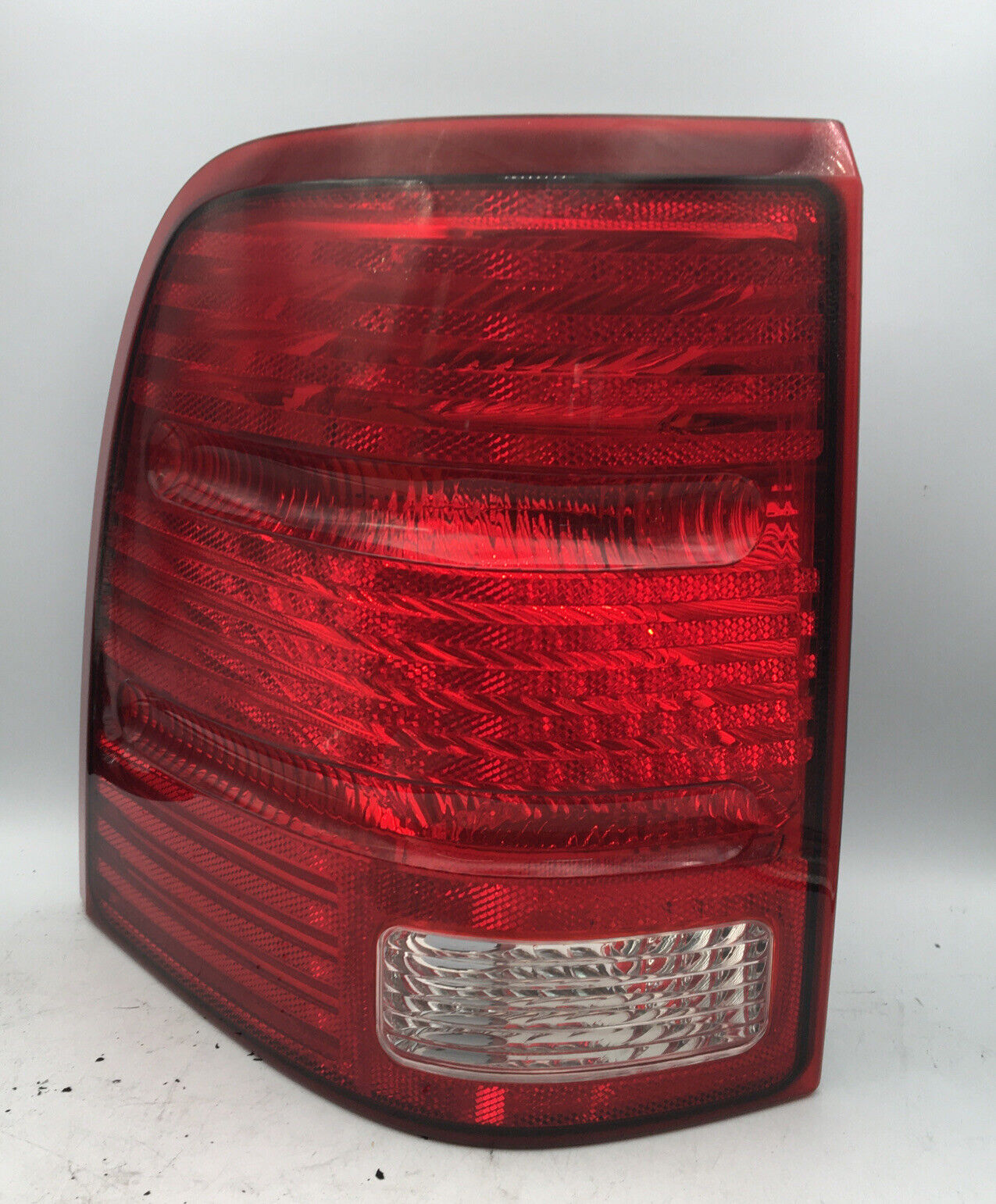 FORD EXPLORER RH TAIL LIGHT 02 03 04 05 2002 2003 2004 2005 USED