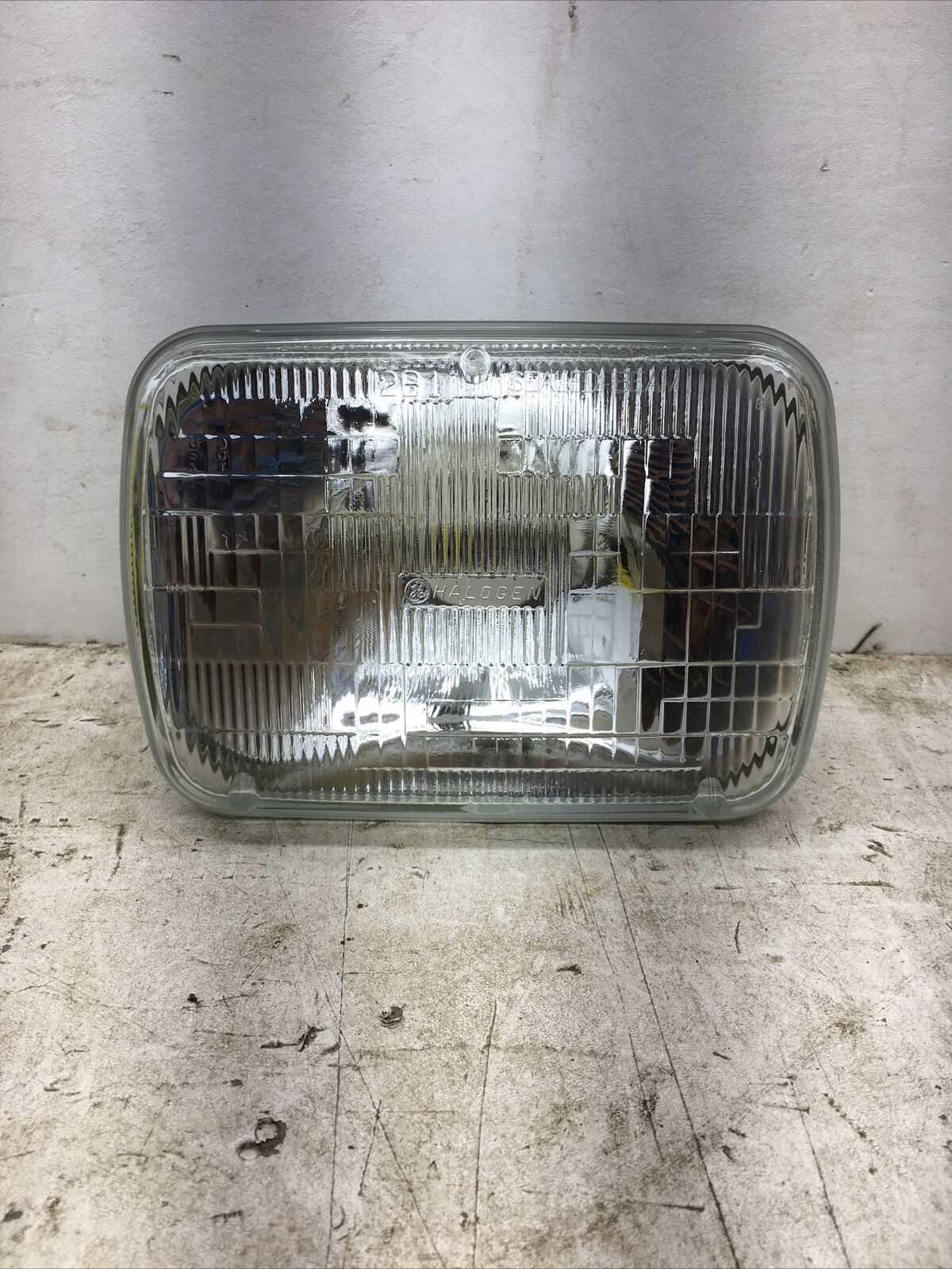 GE Halogen Sealed Beam Headlight H6054 (New Old Stock)