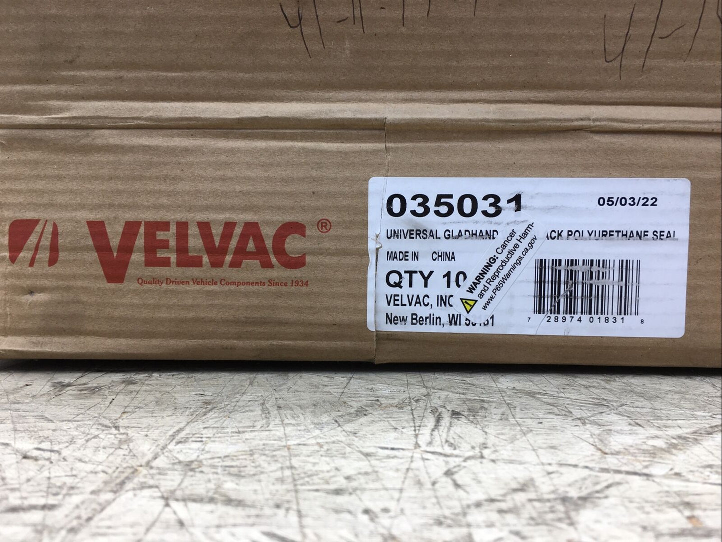 Velvac Universal Gladhand w/ Black Poly Seal 035031 (New Old Stock)