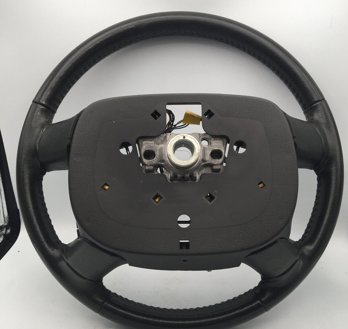 2009 2010 2011 2012 FORD ESCAPE OE Steering Wheel BLACK LEATHER