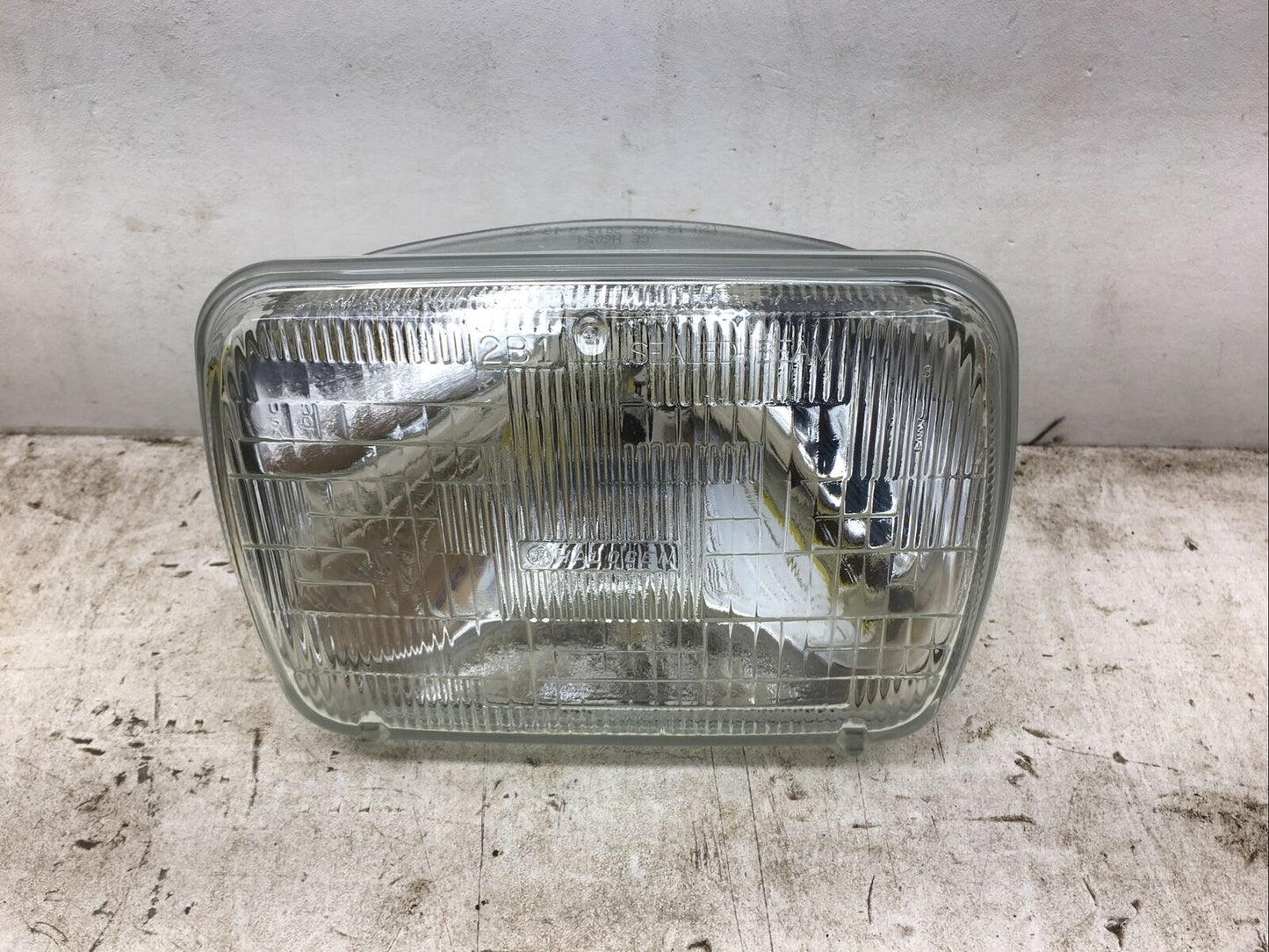 GE Halogen Sealed Beam Headlight H6054 (New Old Stock)