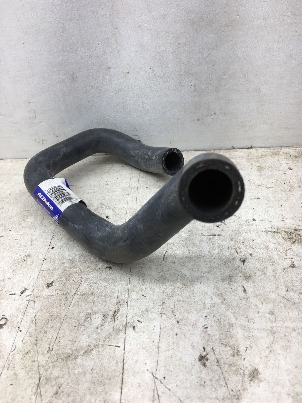 ACDelco Molded Upper Radiator Hose 22543M (New Old Stock)