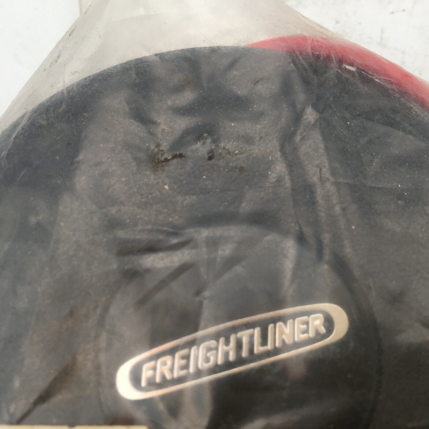 *** FREIGHTLINER VIP HB9FL Black Horn Button 70800030 - NOS ***