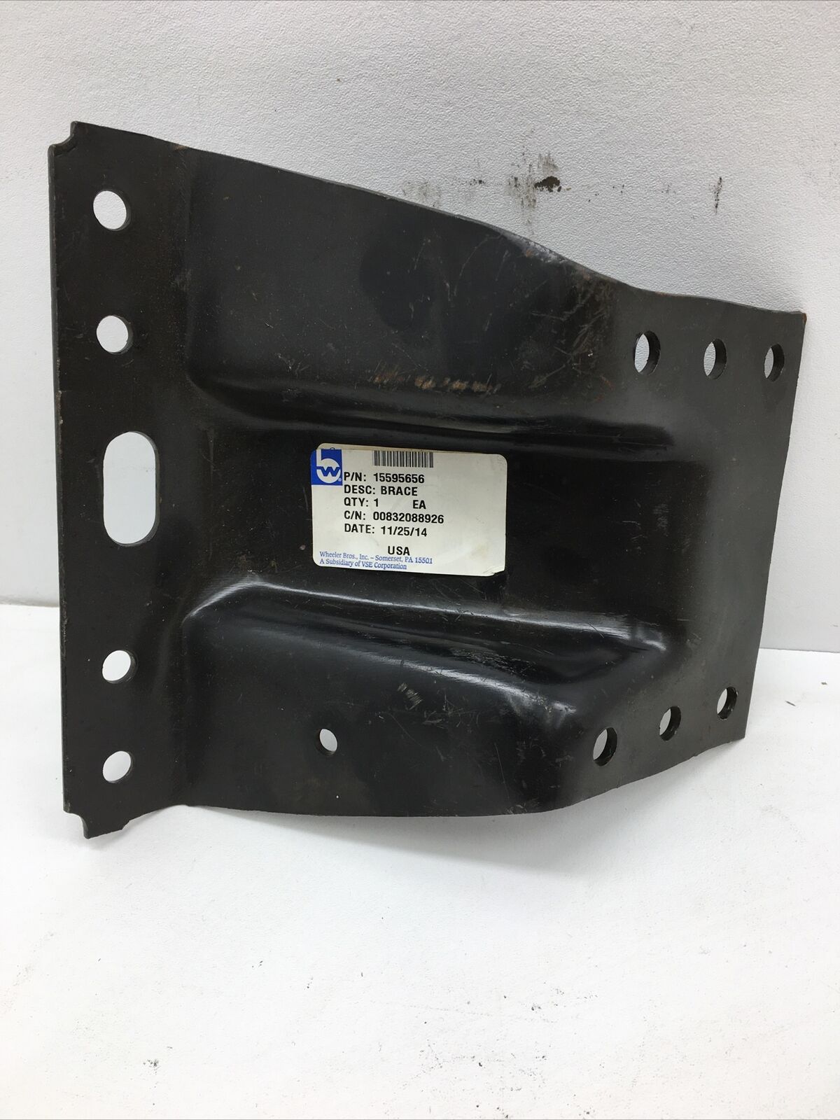 *** Genuine GM Brace 15595656 (New Old Stock) ***