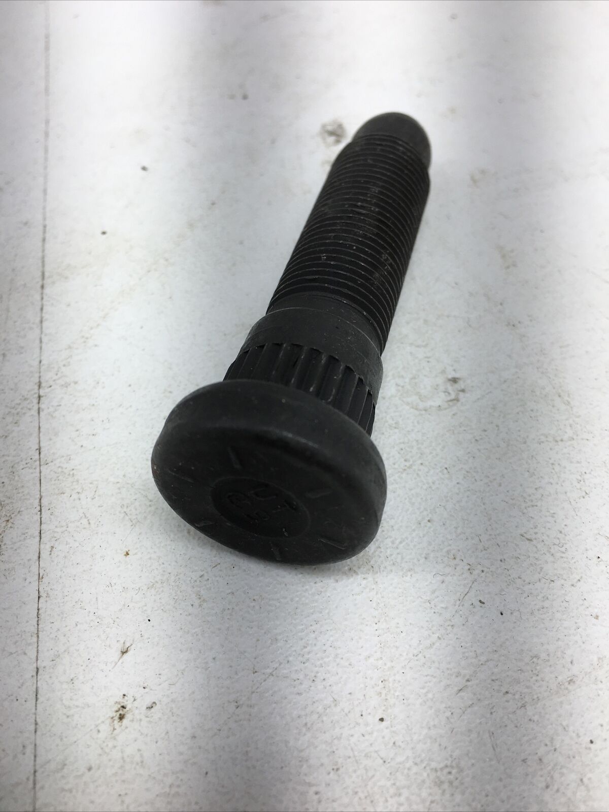 *** Genuine GM Wheel Stud 15725051 (New Old Stock) ***