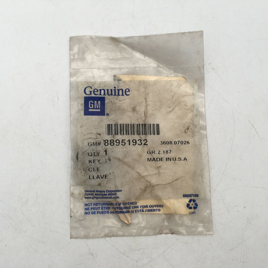 *** Genuine GM 88951932 Uncut Transponder Chip Blank Key - NOS ***