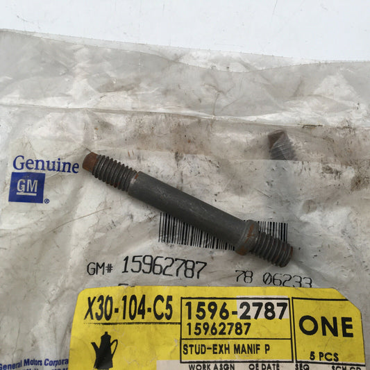 ***Genuine GM 15962787 Exhaust Manifold Pipe Stud - NOS ***