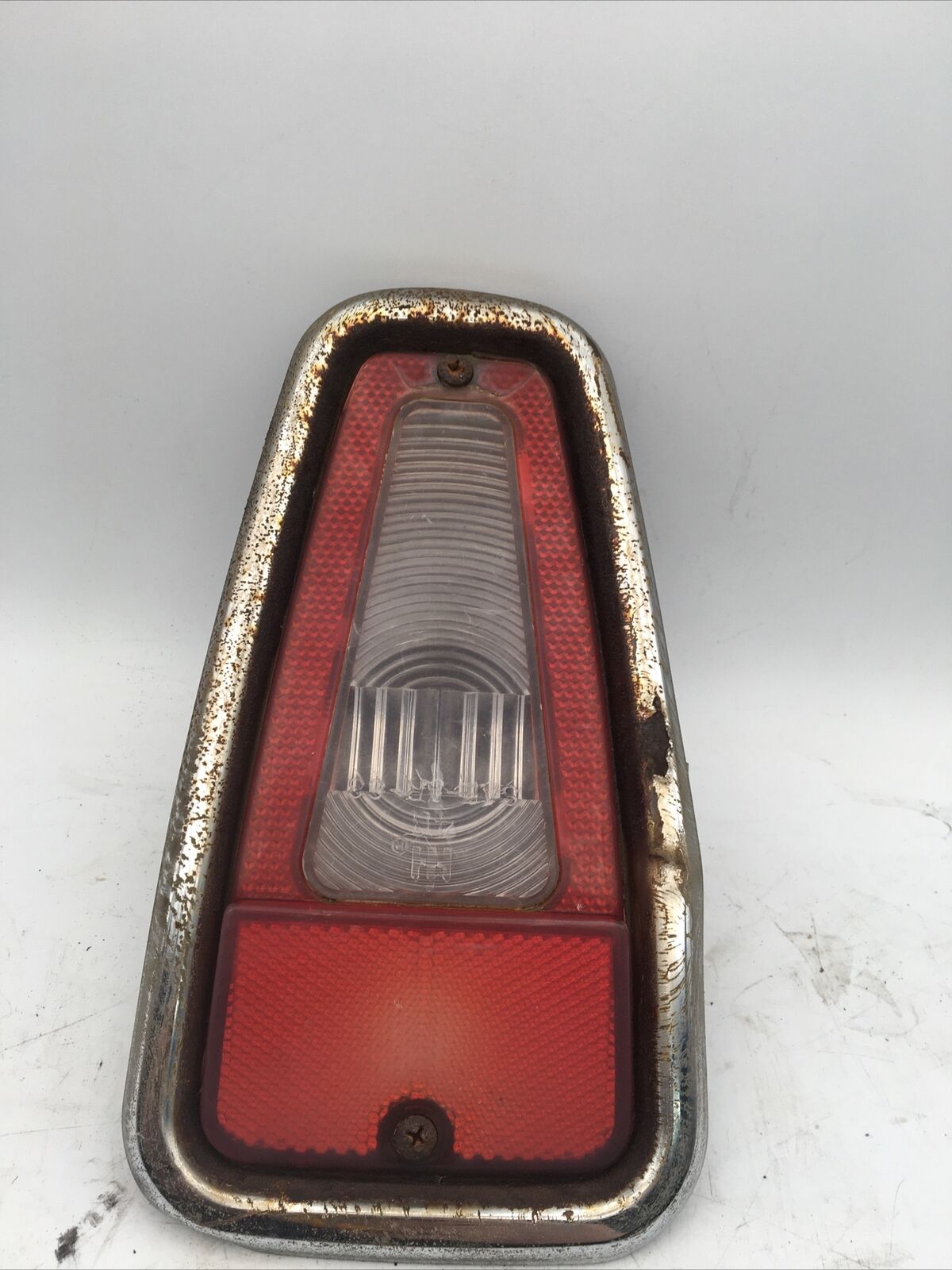 OEM International Travelall 1969-1975 Lower light lens and housing