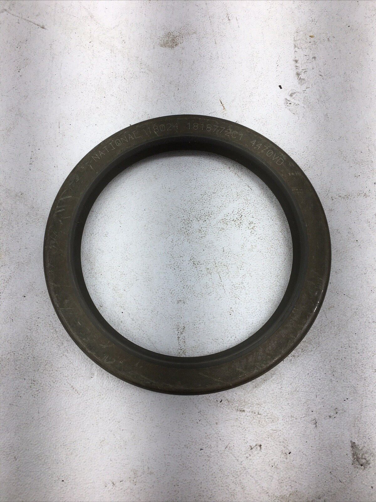 *** Genuine International Crank Seal 1818772C1 (New Old Stock) ***