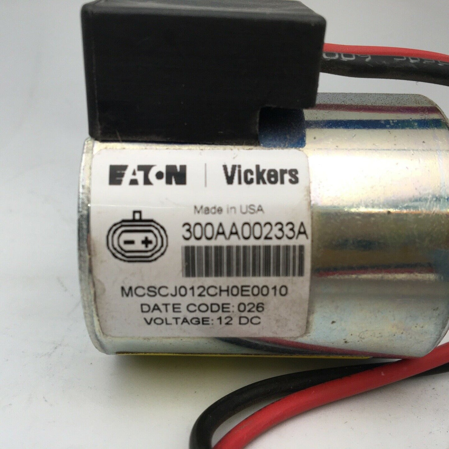 *** Eatin Vickers 300AA00233A  12VDC Solenoid Coil - NOS ***