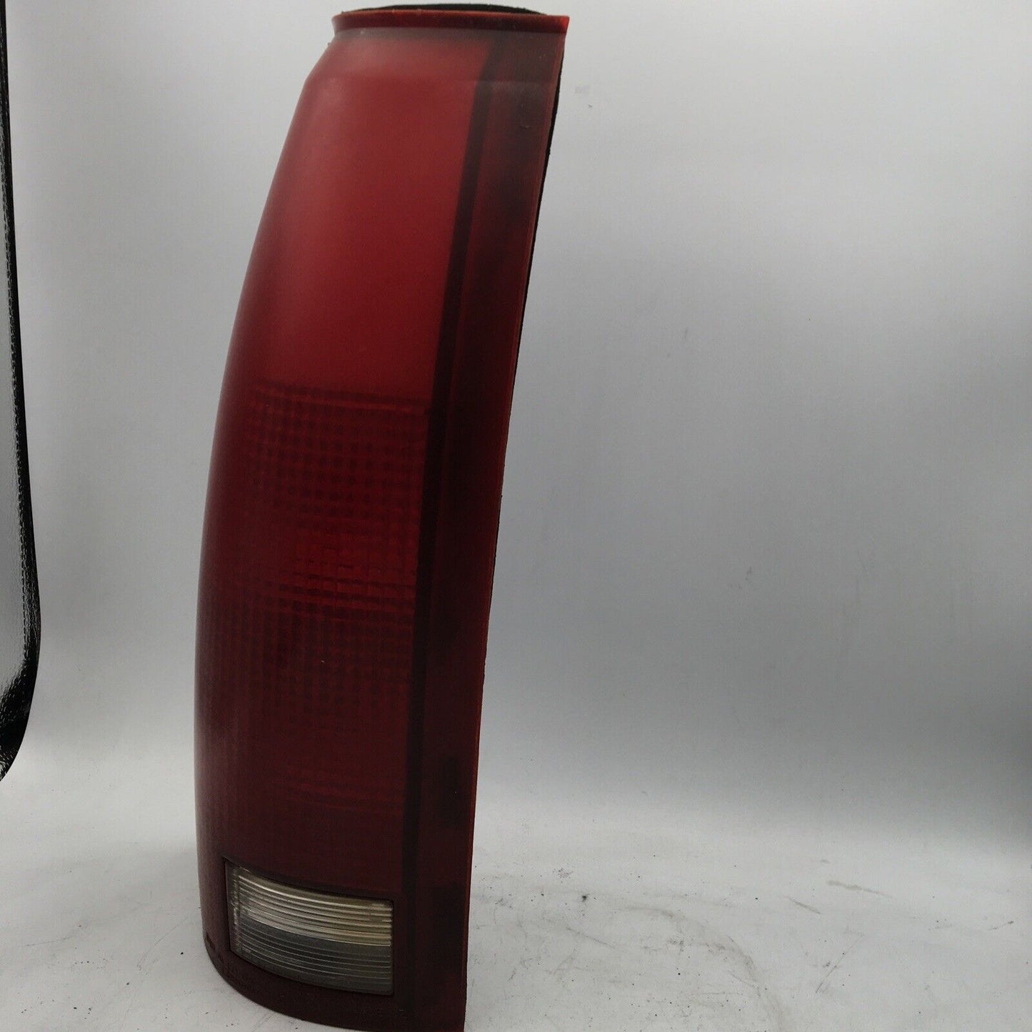 88-98 Chevy GMC Pickup Left Driver Side Tail Light Lamp Taillight.  16506349