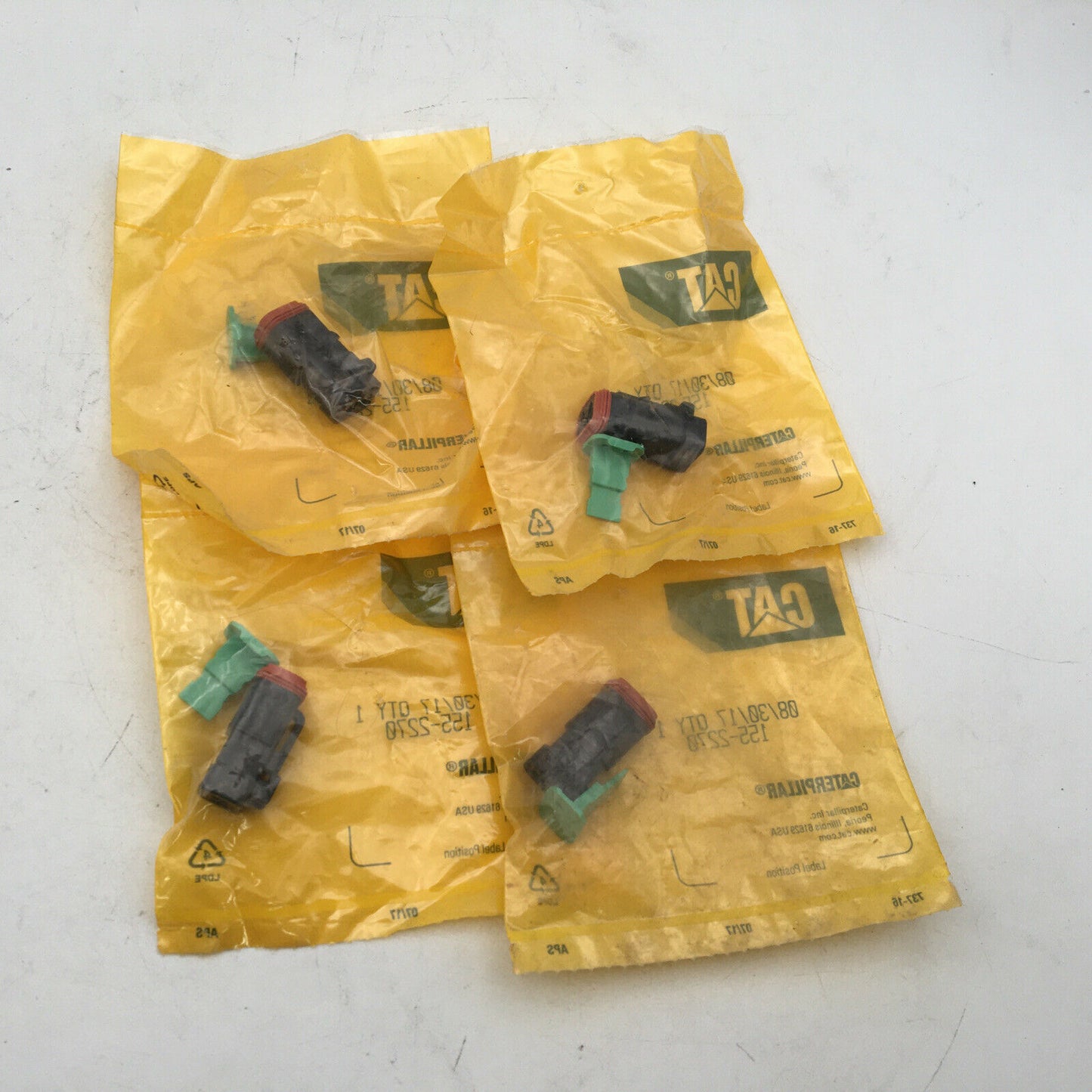 *** Lot of 4 Genuine CAT 2 Pin Connector Plug Kits ***