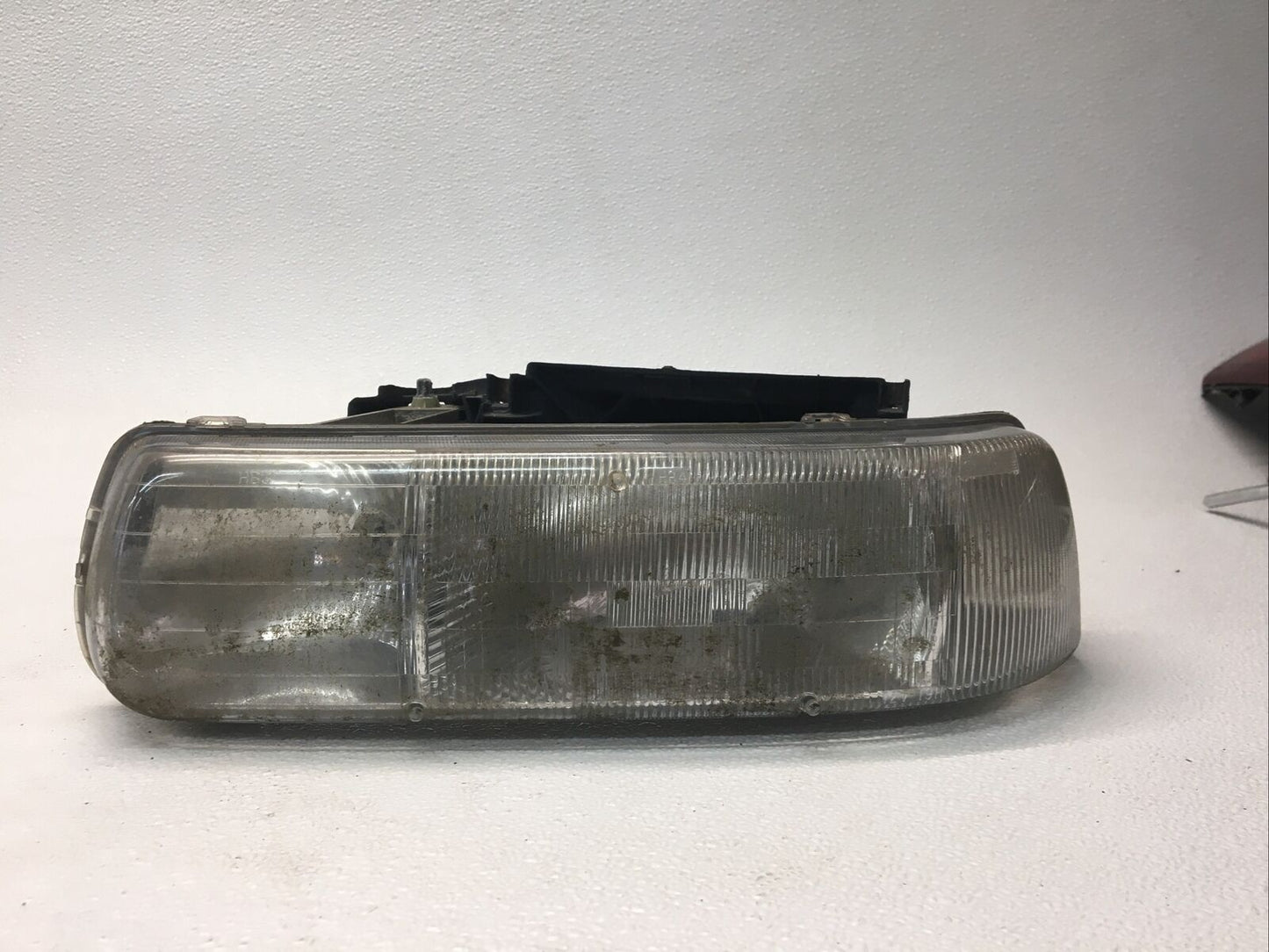 1999-2002 Chevy Silverado 2000-2006 Suburban Tahoe Driver Right Headlight