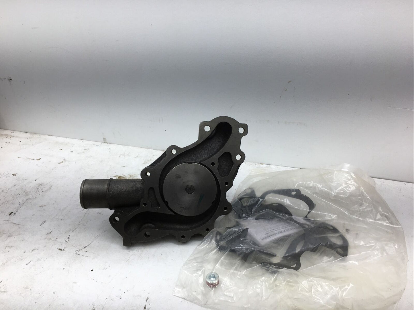 *** Workhorse Water Pump W8800907 (New Old Stock) ***