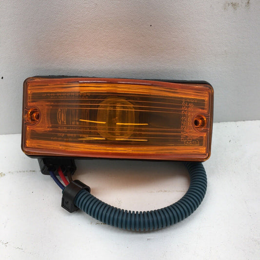 *** Genuine International Turn Signal Light 3815231C91 (New Old Stock) ***